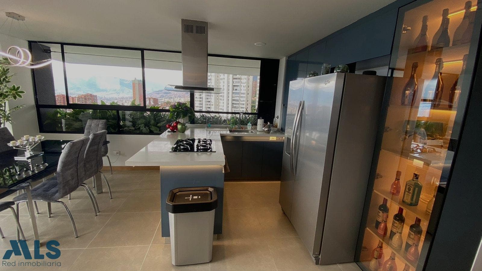 Apartamento en venta en Las Palmas, Poblado, Medellín — foto 1 de 12