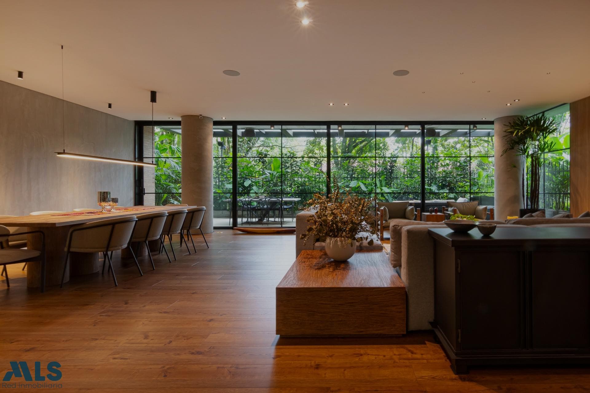 Apartamento en venta en San Lucas, Poblado, Medellín — foto 1 de 20