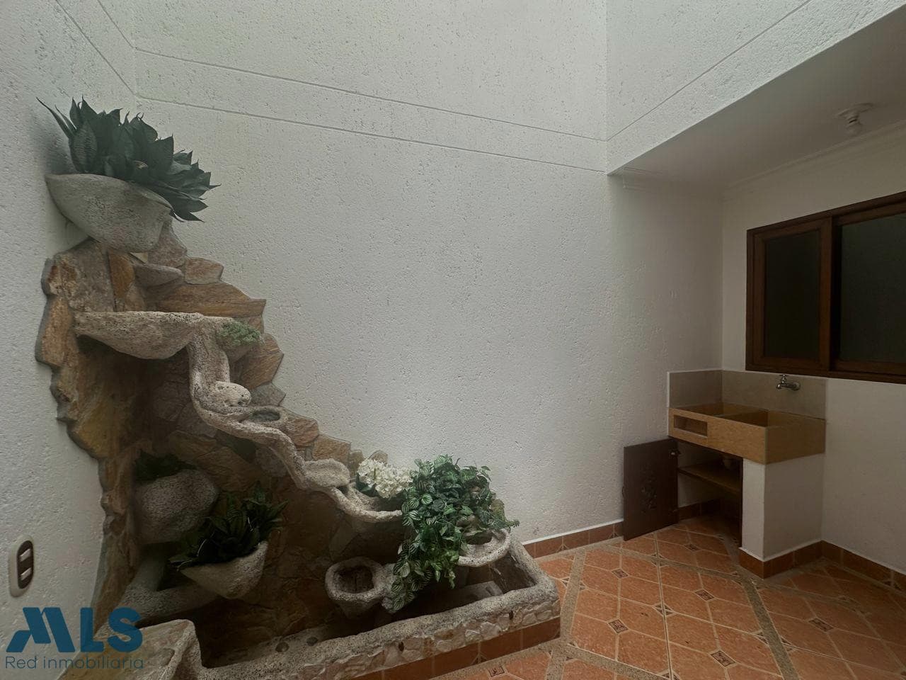 Casa en venta en V. El Rosal, Oriente Antioqueño, Rionegro — foto 1 de 33