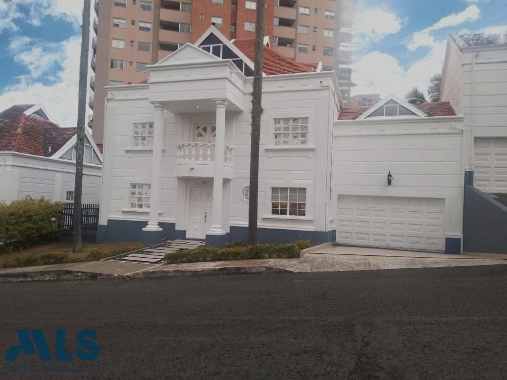 Casa en venta en El Tesoro, Poblado, Medellín — foto 1 de 38