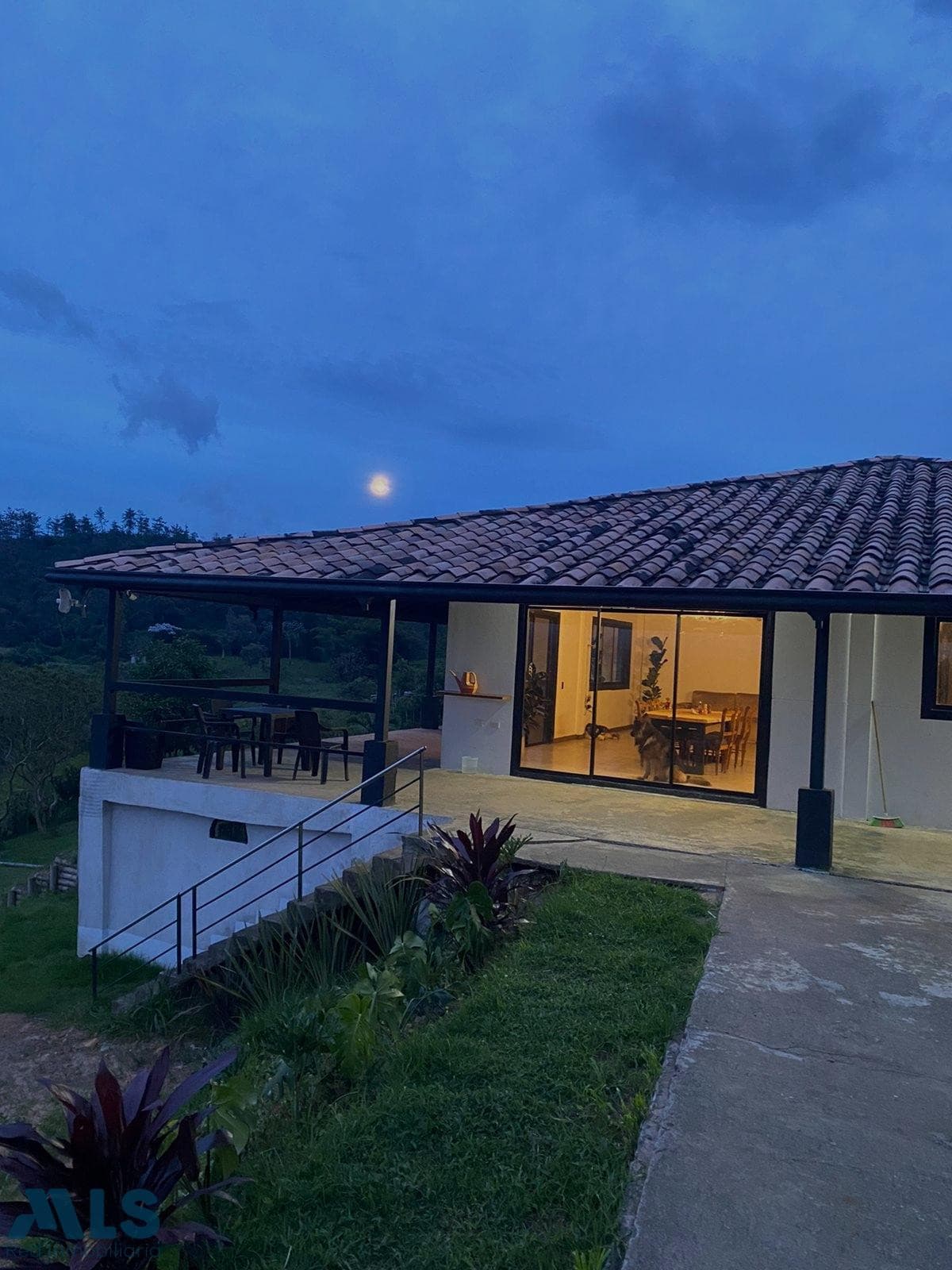 Casa en venta en Autopista, Oriente Antioqueño, Marinilla — foto 1 de 20