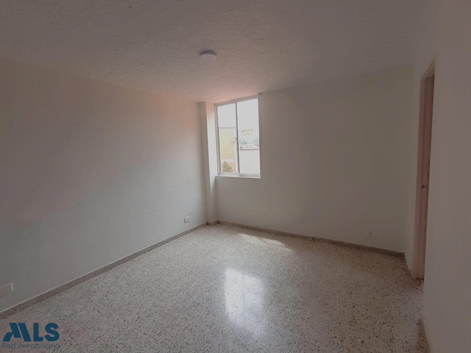 Apartamento en venta en La Pilarica, Occidente, Medellín — foto 1 de 14