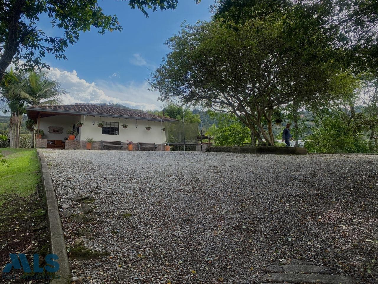 Casa en venta en Aeropuerto, Oriente Antioqueño, Rionegro — foto 1 de 45