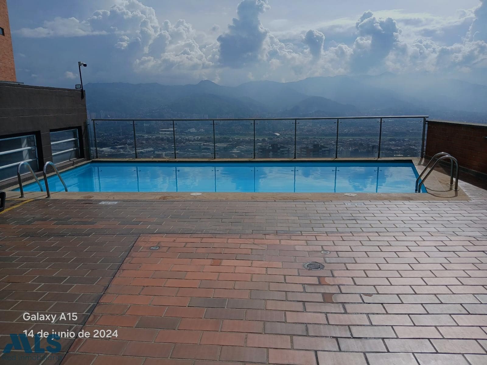 Apartamento en venta en Las Palmas, Poblado, Medellín — foto 1 de 14
