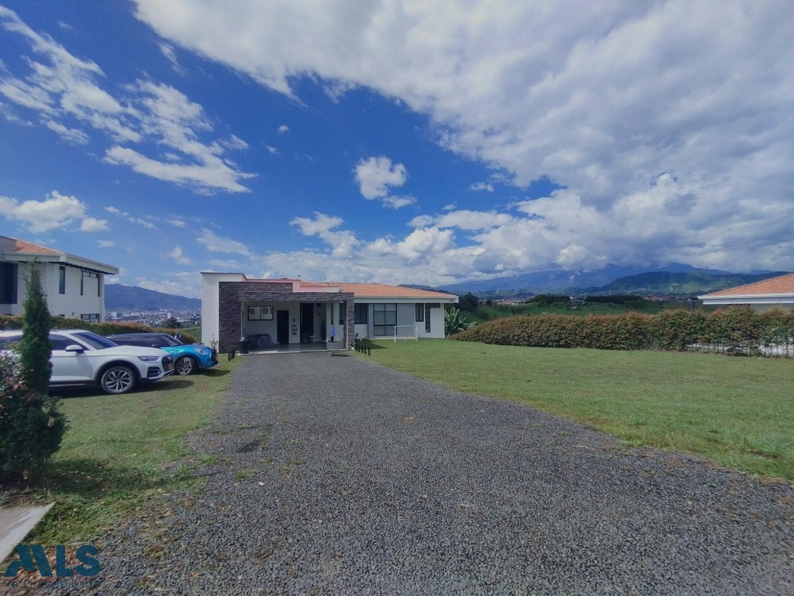 Casa en venta en Vía Armenia, Otras Zonas, Pereira — foto 1 de 33