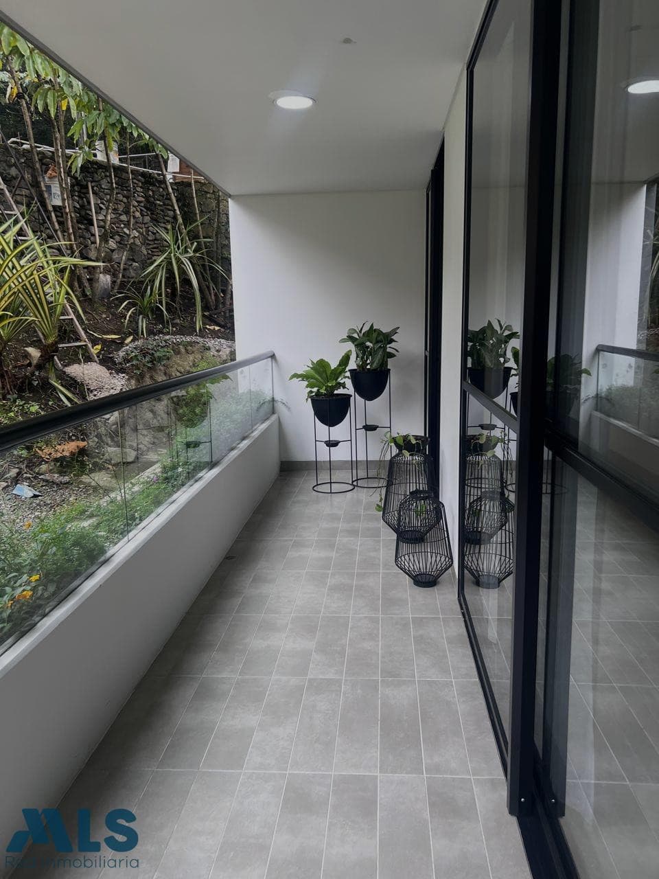 Apartamento en venta en Linares, Poblado, Medellín — foto 1 de 10