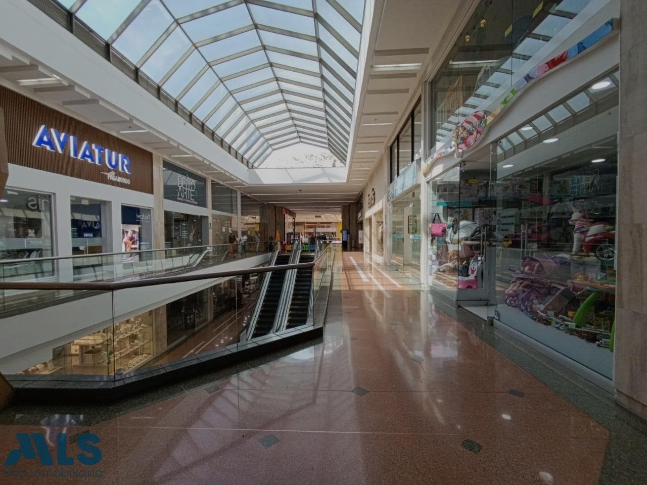 Local Comercial en venta en Conquistadores, Laureles, Medellín — foto 1 de 8