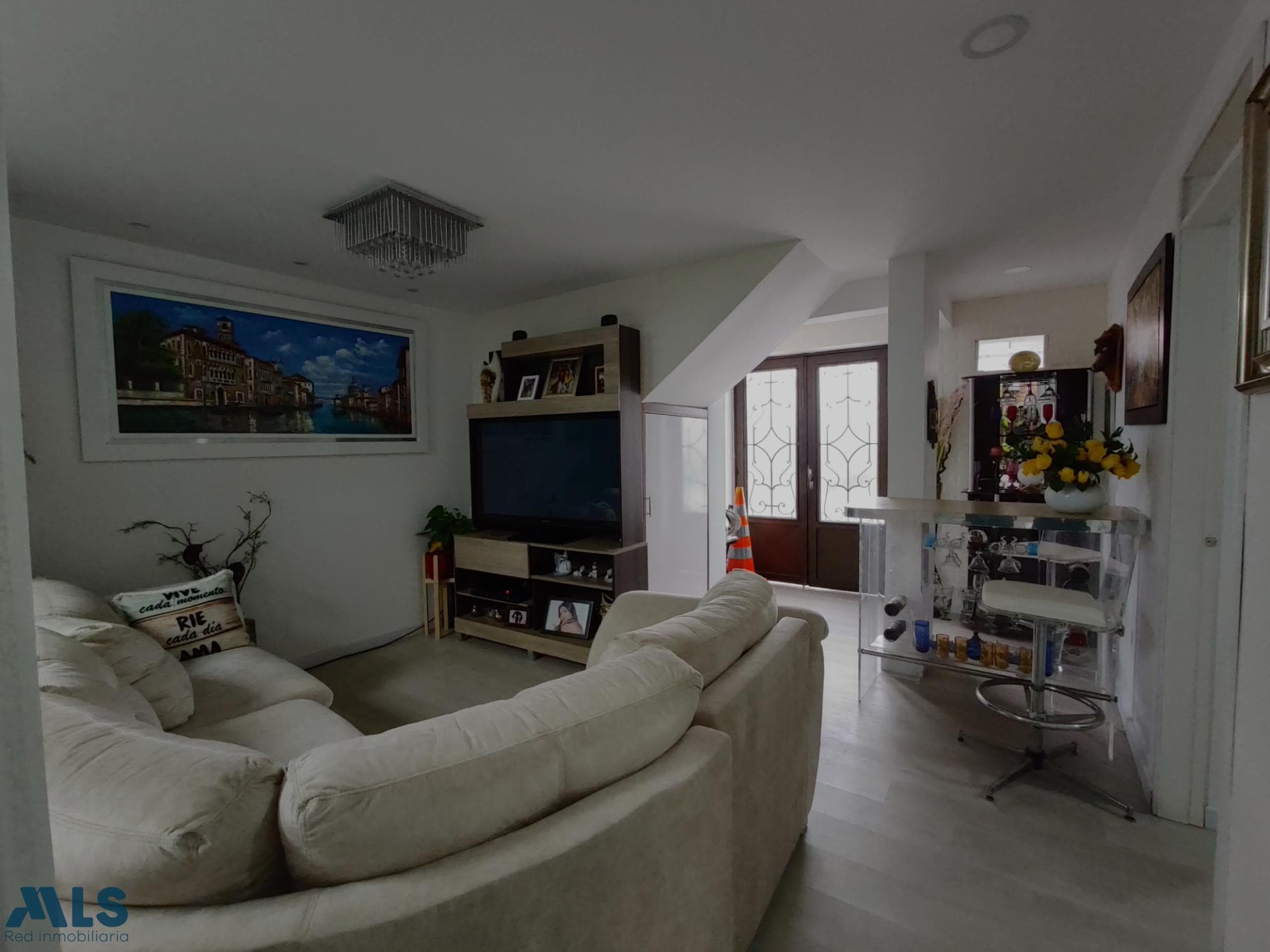 Casa en venta en La Gloria, Belén Guayabal, Medellín — foto 1 de 25