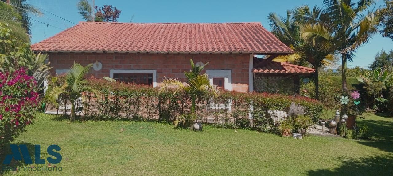 Casa en venta en V. La Playa, Oriente Antioqueño, Rionegro — foto 1 de 38