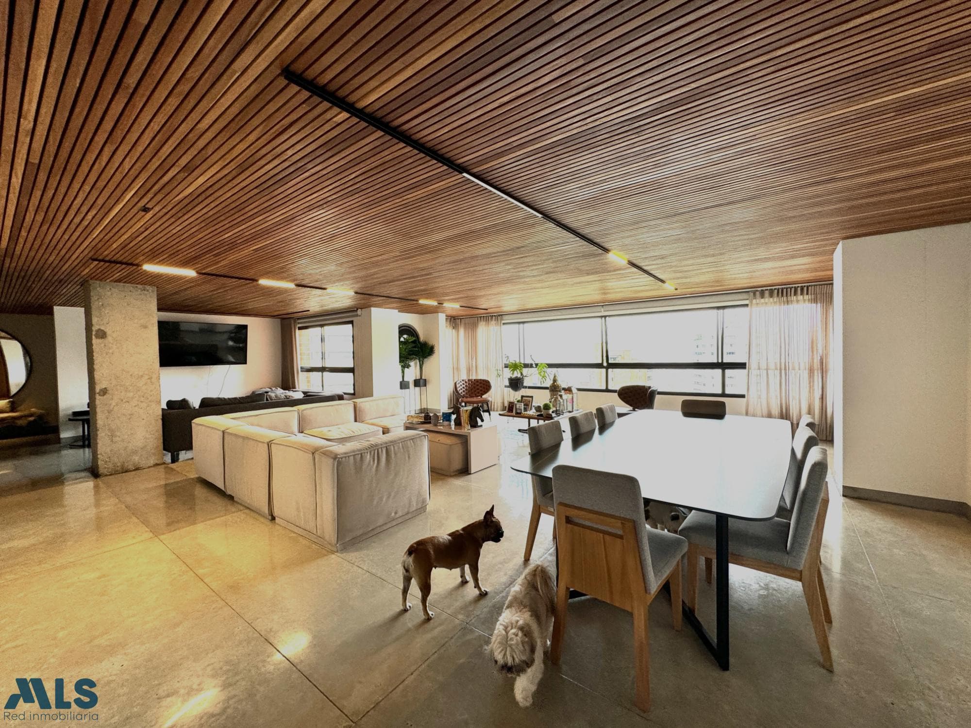 Apartamento en venta en El Campestre, Poblado, Medellín — foto 1 de 45