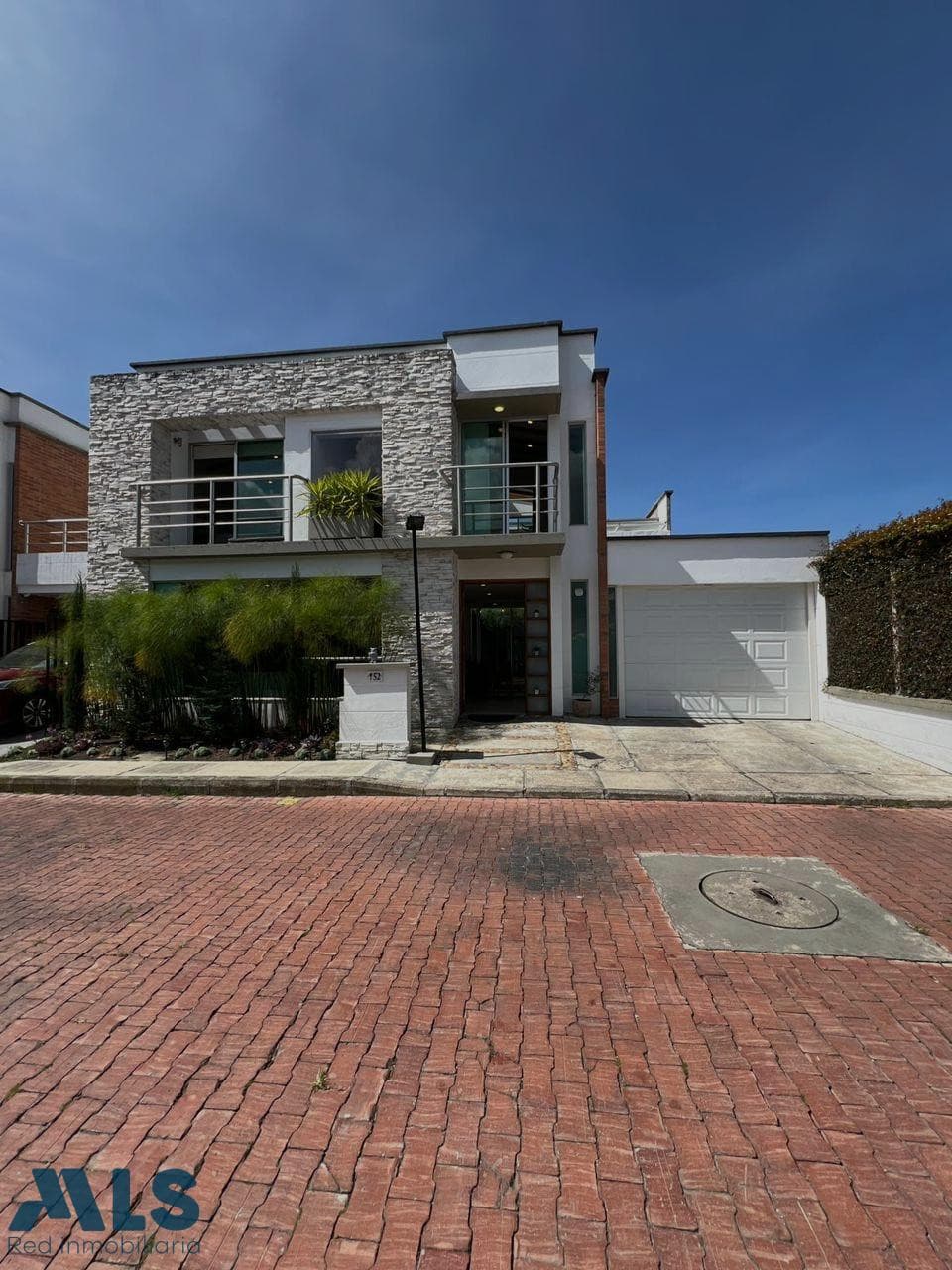 Casa en venta en Urbano (la, Oriente Antioqueño, La Ceja — foto 1 de 27