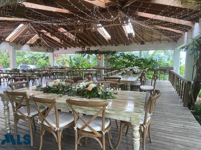 Casa en venta en San Lucas, Poblado, Medellín — foto 1 de 11