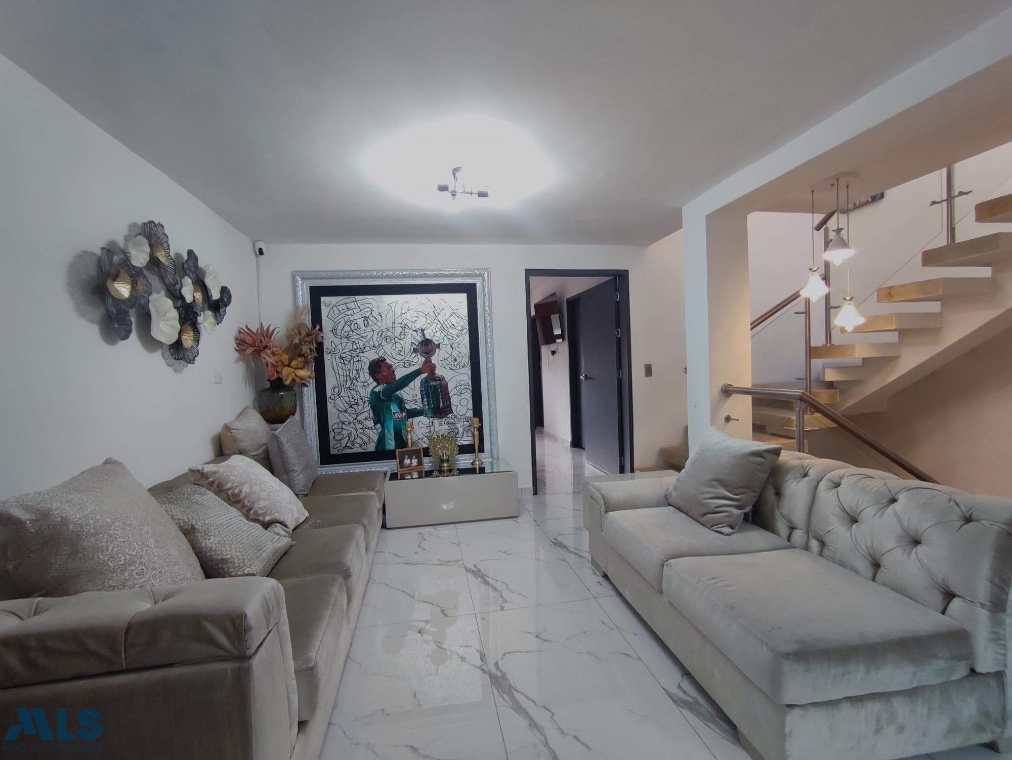 Casa en venta en El Rodeo, Belén Guayabal, Medellín — foto 1 de 28