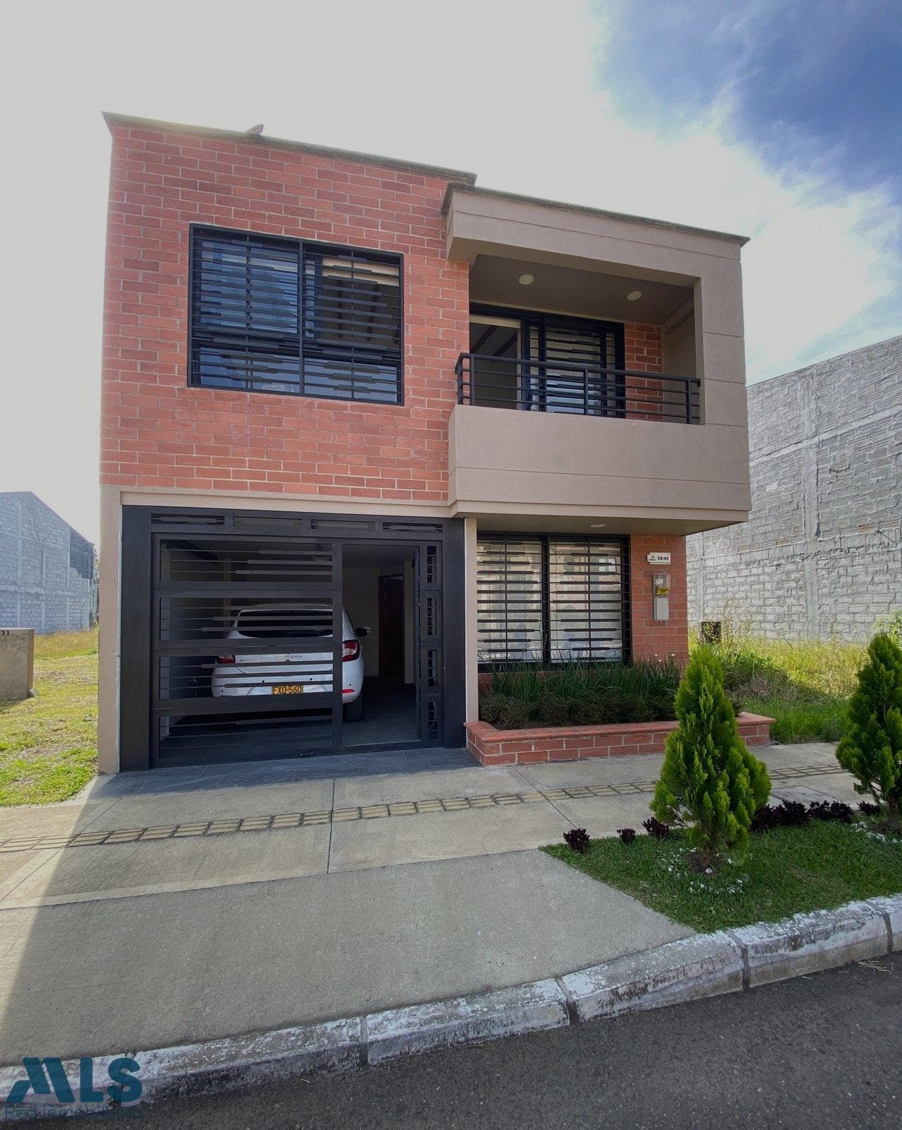 Casa en venta en Urbano (la, Oriente Antioqueño, La Ceja — foto 1 de 20