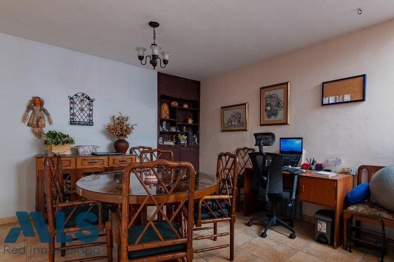 Casa en venta en La Castellana, Laureles, Medellín — foto 1 de 5