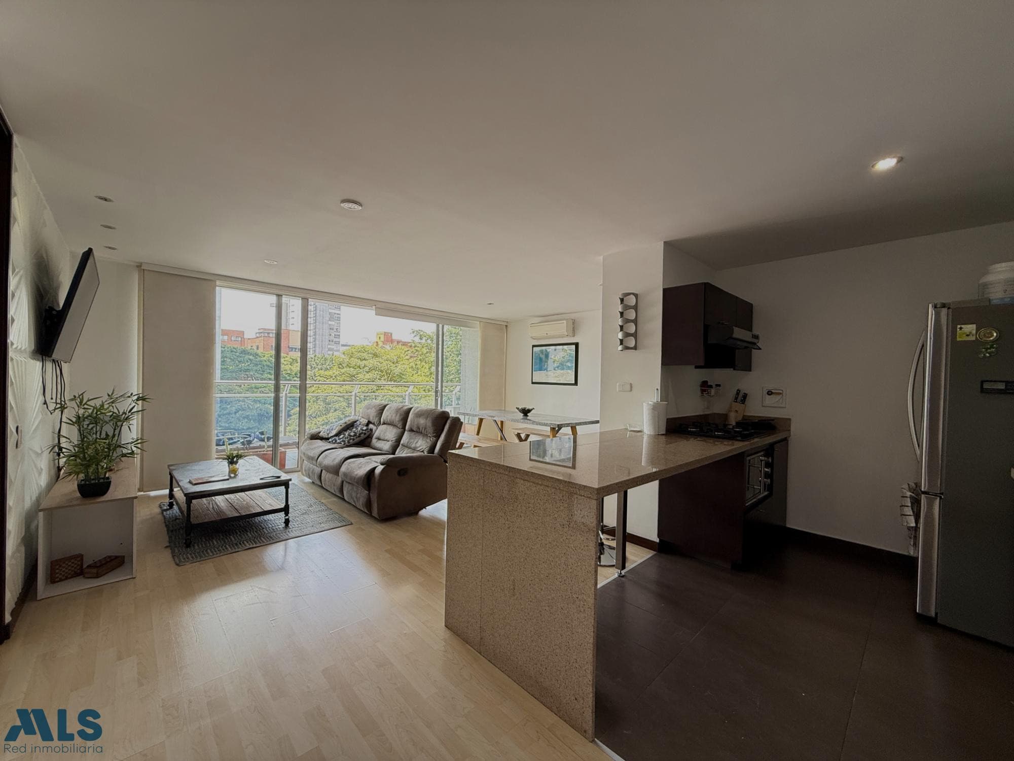 Apartamento en venta en Milla De Oro, Poblado, Medellín — foto 1 de 20