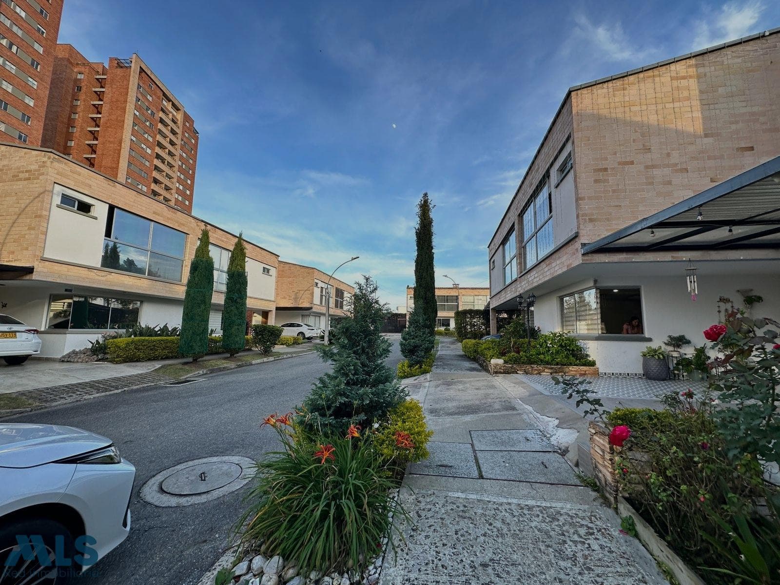 Casa en venta en Sector Los Colegios, Oriente Antioqueño, Rionegro — foto 1 de 25