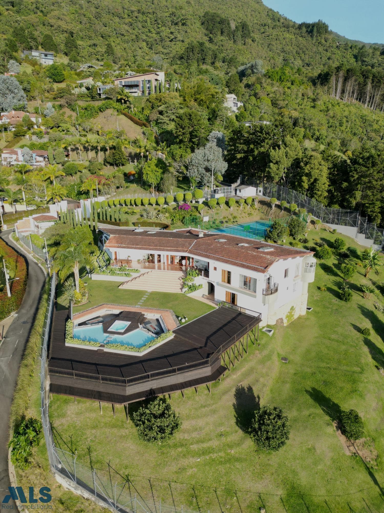 Casa en venta en Loma Del Escobero, Aburra Sur, Envigado — foto 1 de 57