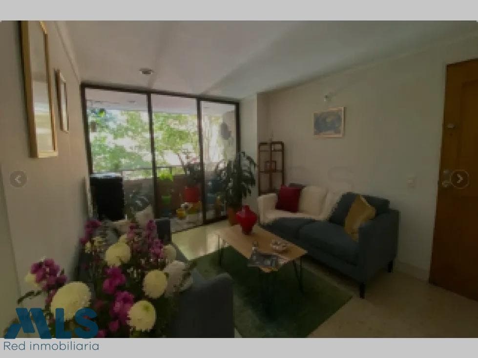 Apartamento en venta en Poblado, Medellín — foto 1 de 9