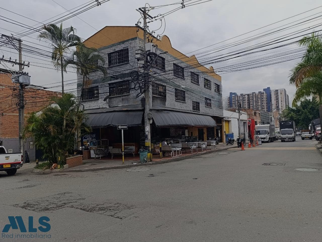 Edificio en venta en El Chagualo, Centro, Medellín — foto 1 de 16