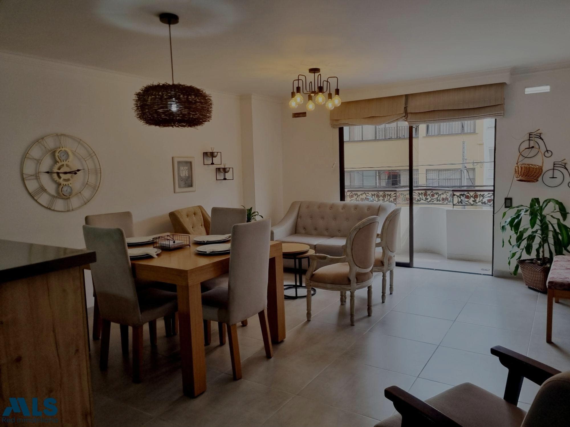 Apartamento en venta en Bolivariana, Laureles, Medellín — foto 1 de 19