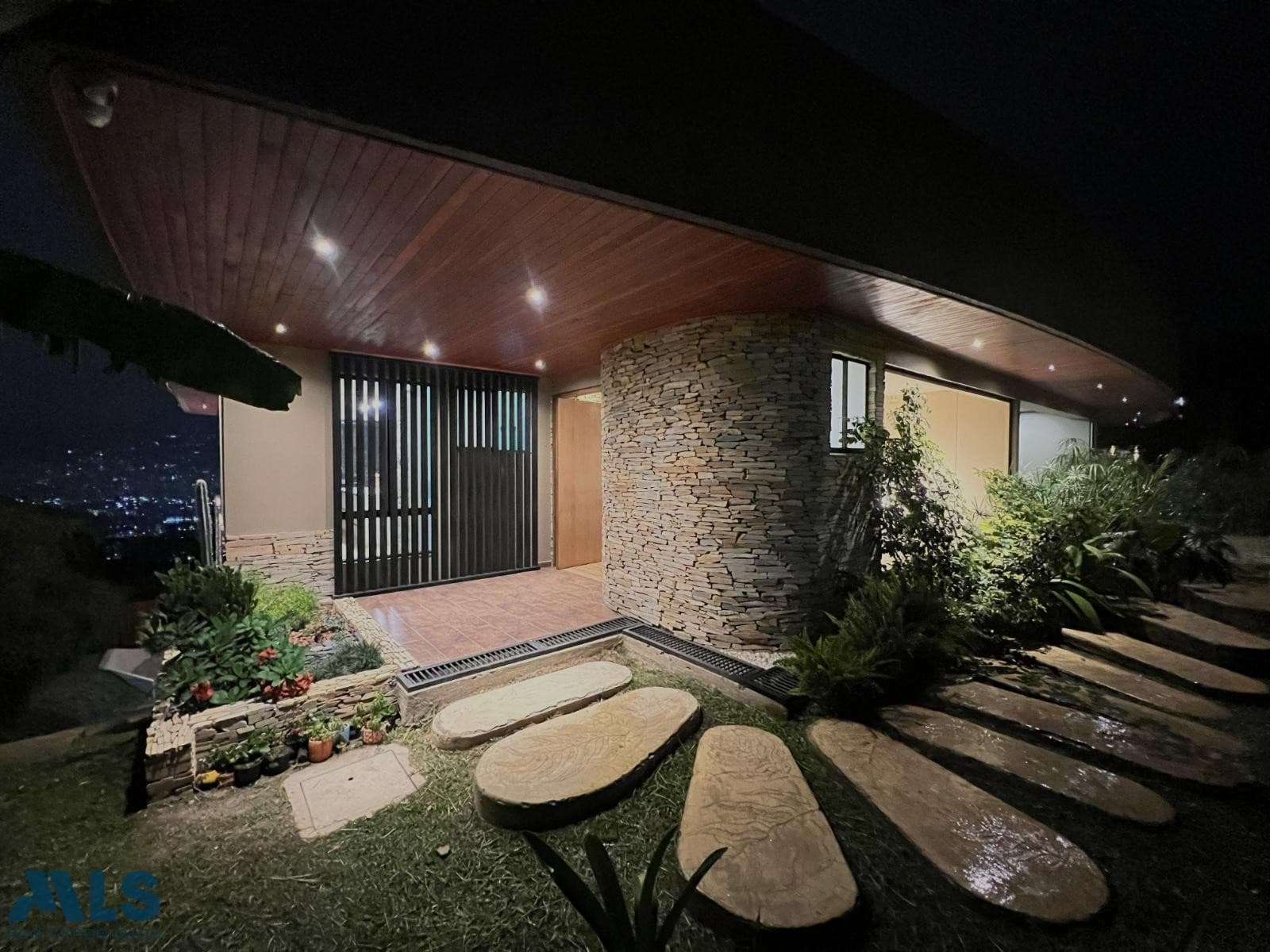 Casa en venta en V. San Jose, Aburra Sur, La Estrella — foto 1 de 34