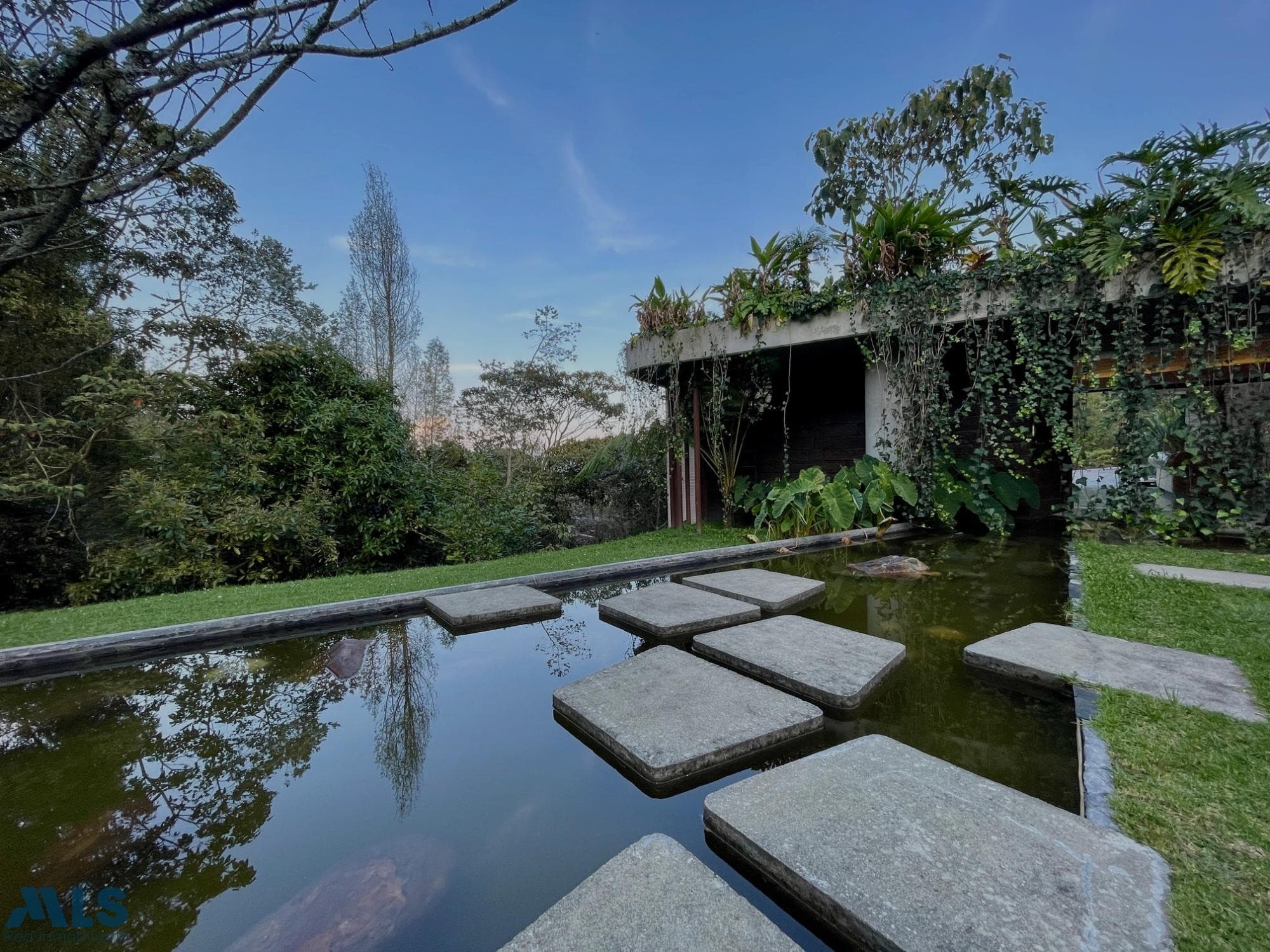 Casa en venta en Alto Del Escobero, Aburra Sur, Envigado — foto 1 de 35