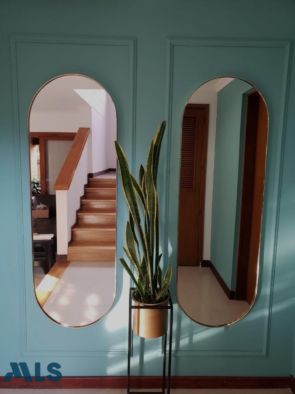 Casa en venta en Loma De Los Parra, Poblado, Medellín — foto 1 de 19