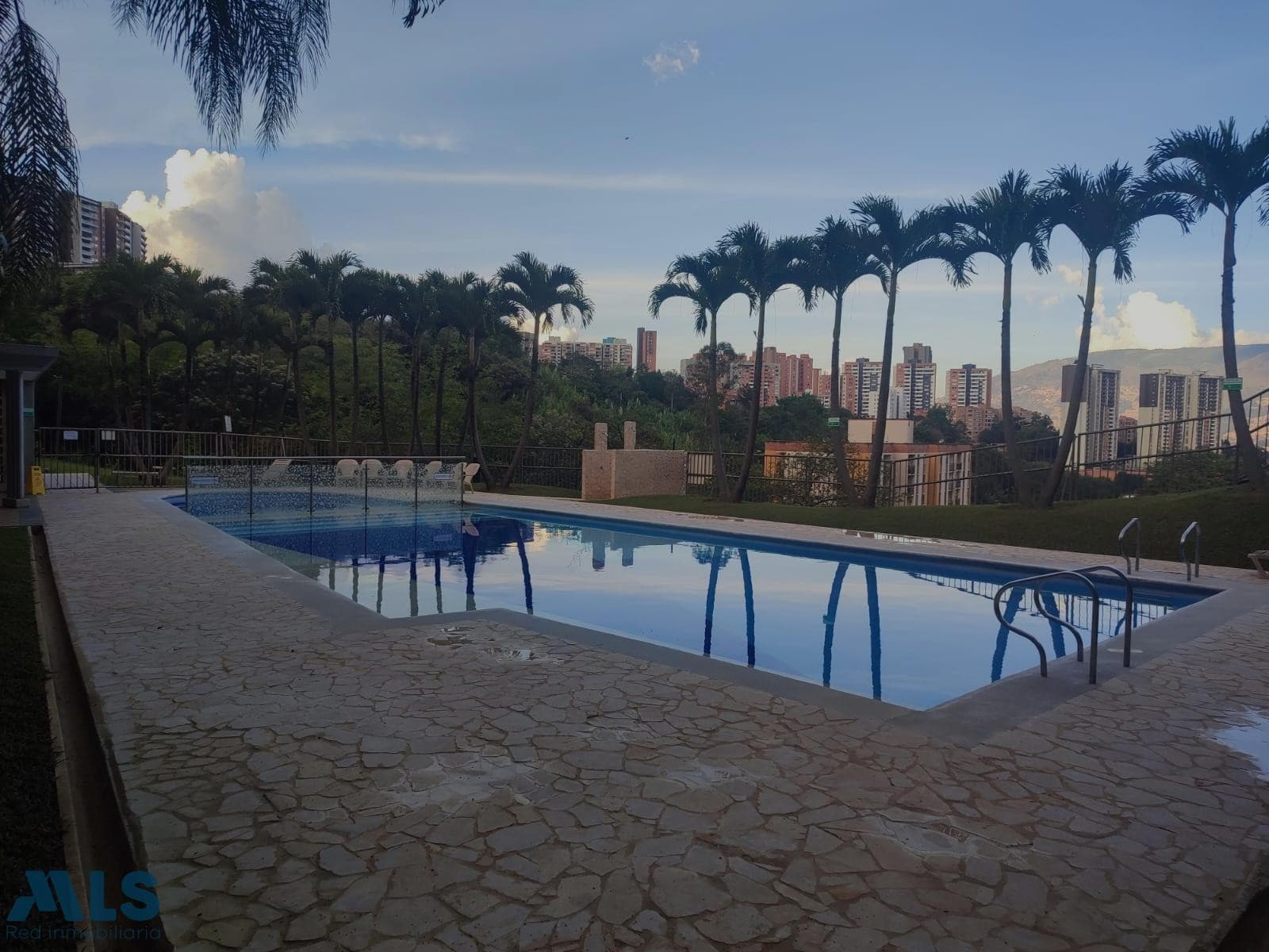 Apartamento en venta en El Rincón, Belén Guayabal, Medellín — foto 1 de 14