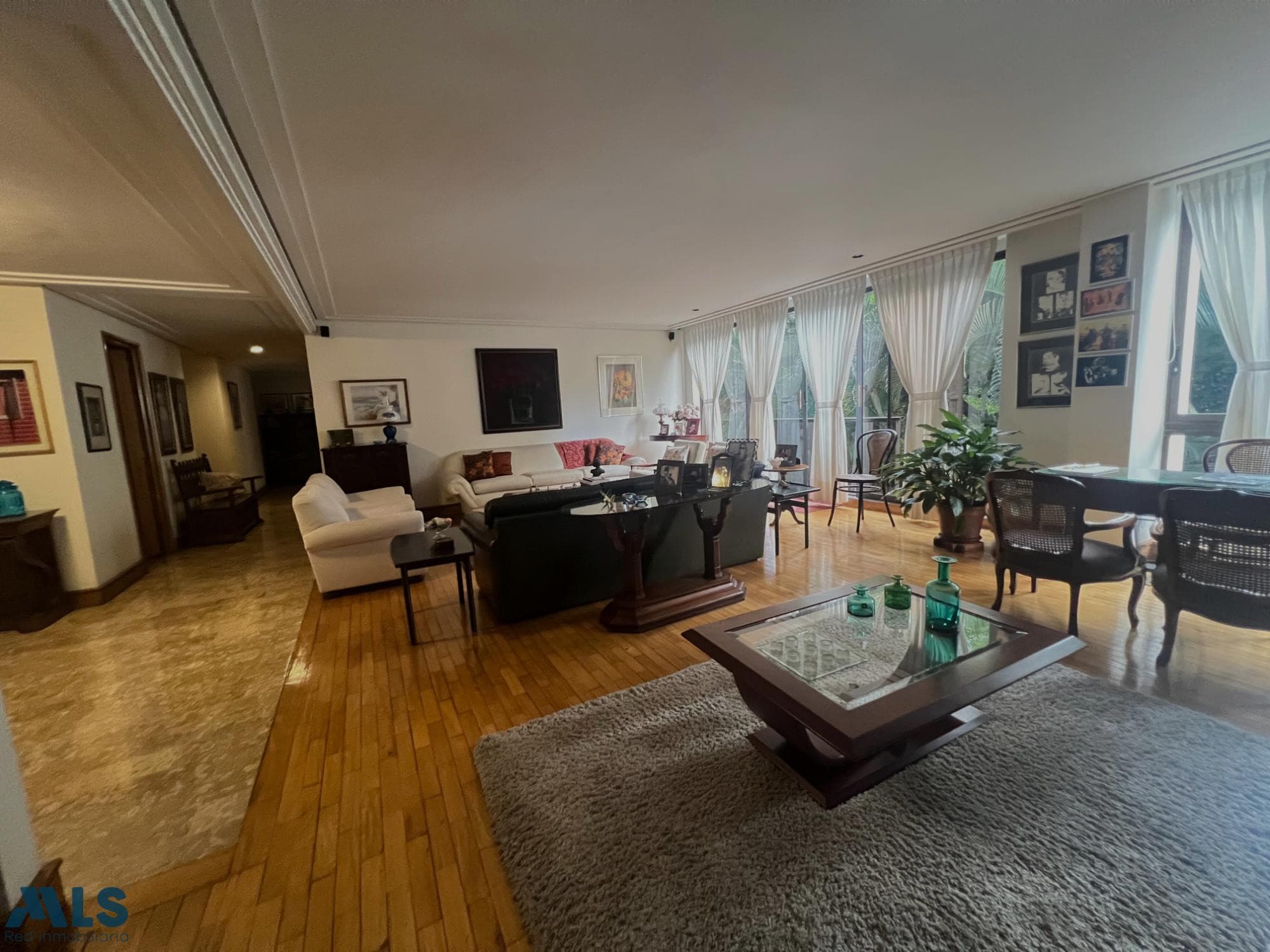 Apartamento en venta en Astorga, Poblado, Medellín — foto 1 de 16