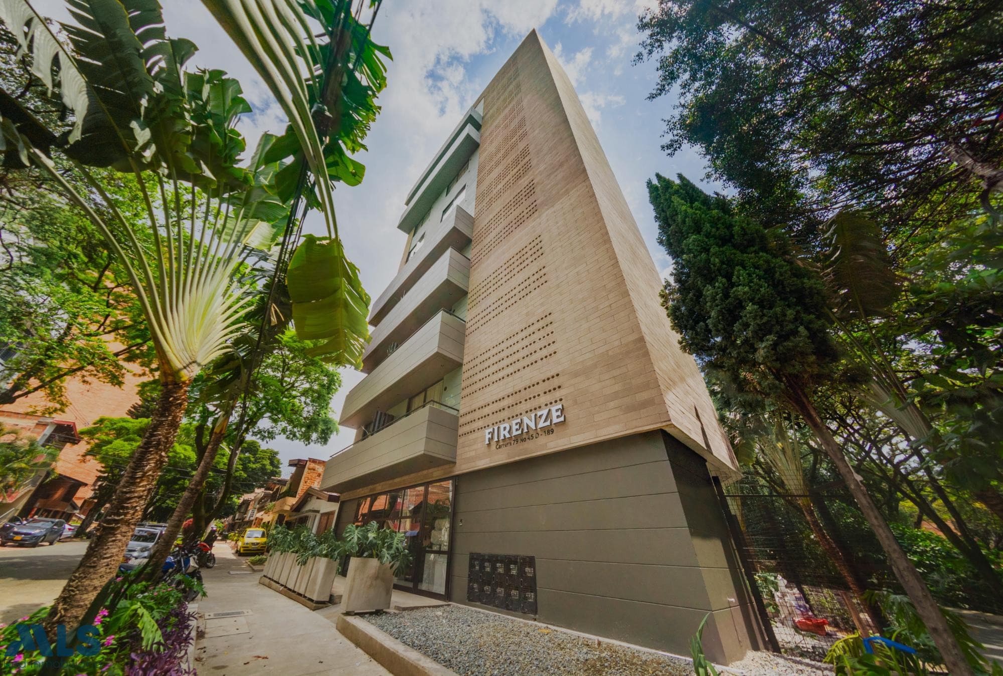 Apartamento en venta en Laureles, Medellín — foto 1 de 34