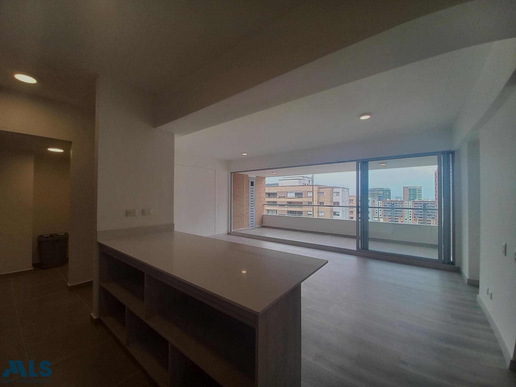 Apartamento en venta en Ciudad Del Rio, Poblado, Medellín — foto 1 de 32