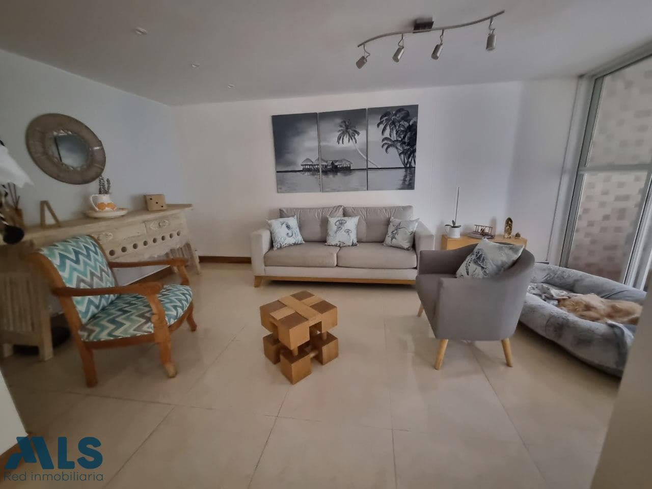 Casa en venta en Poblado, Medellín — foto 1 de 34