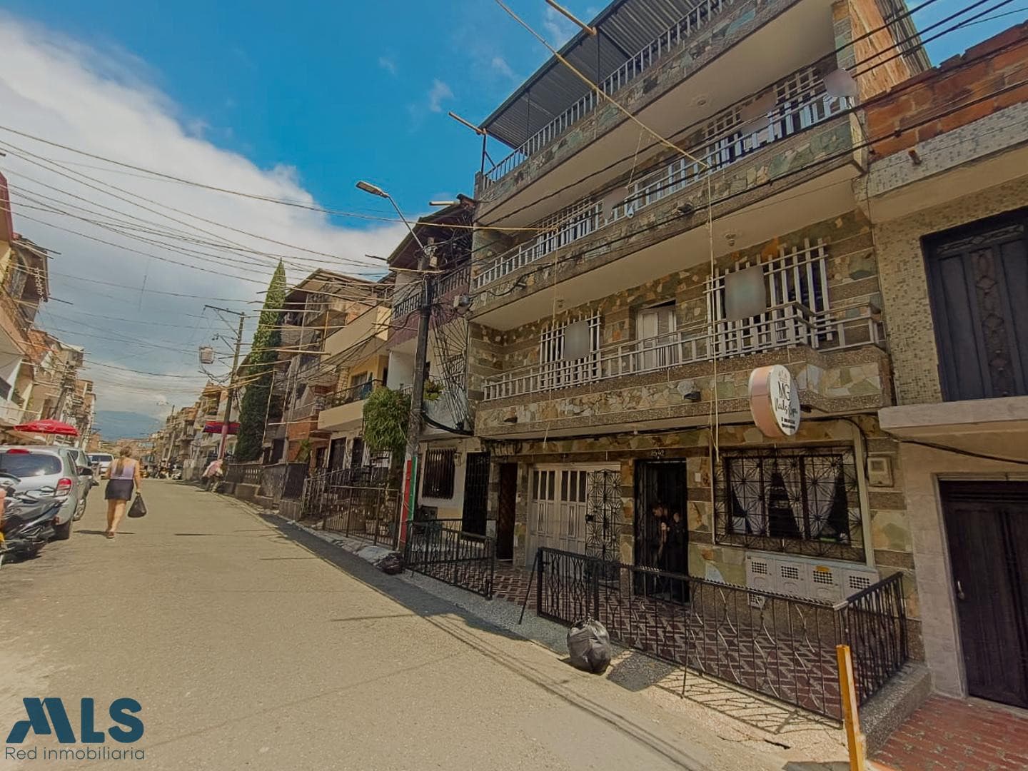 Apartamento en venta en Manrique Oriental, Centro, Medellín — foto 1 de 17
