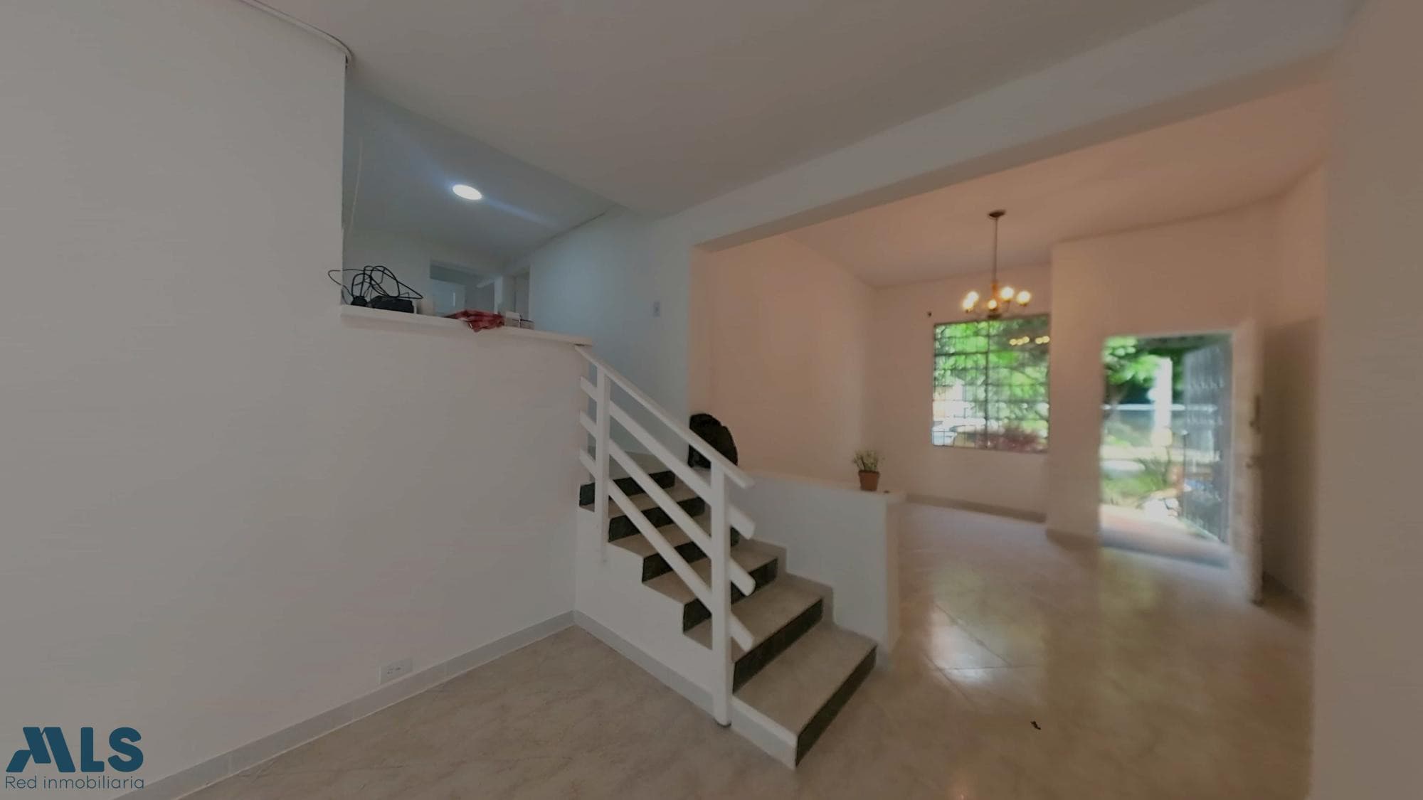 Casa en venta en Laureles, Medellín — foto 1 de 29