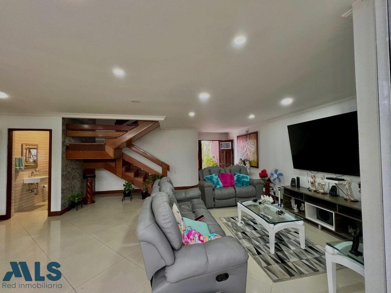 Casa en venta en Altos del Poblado, Medellín — foto 1 de 12