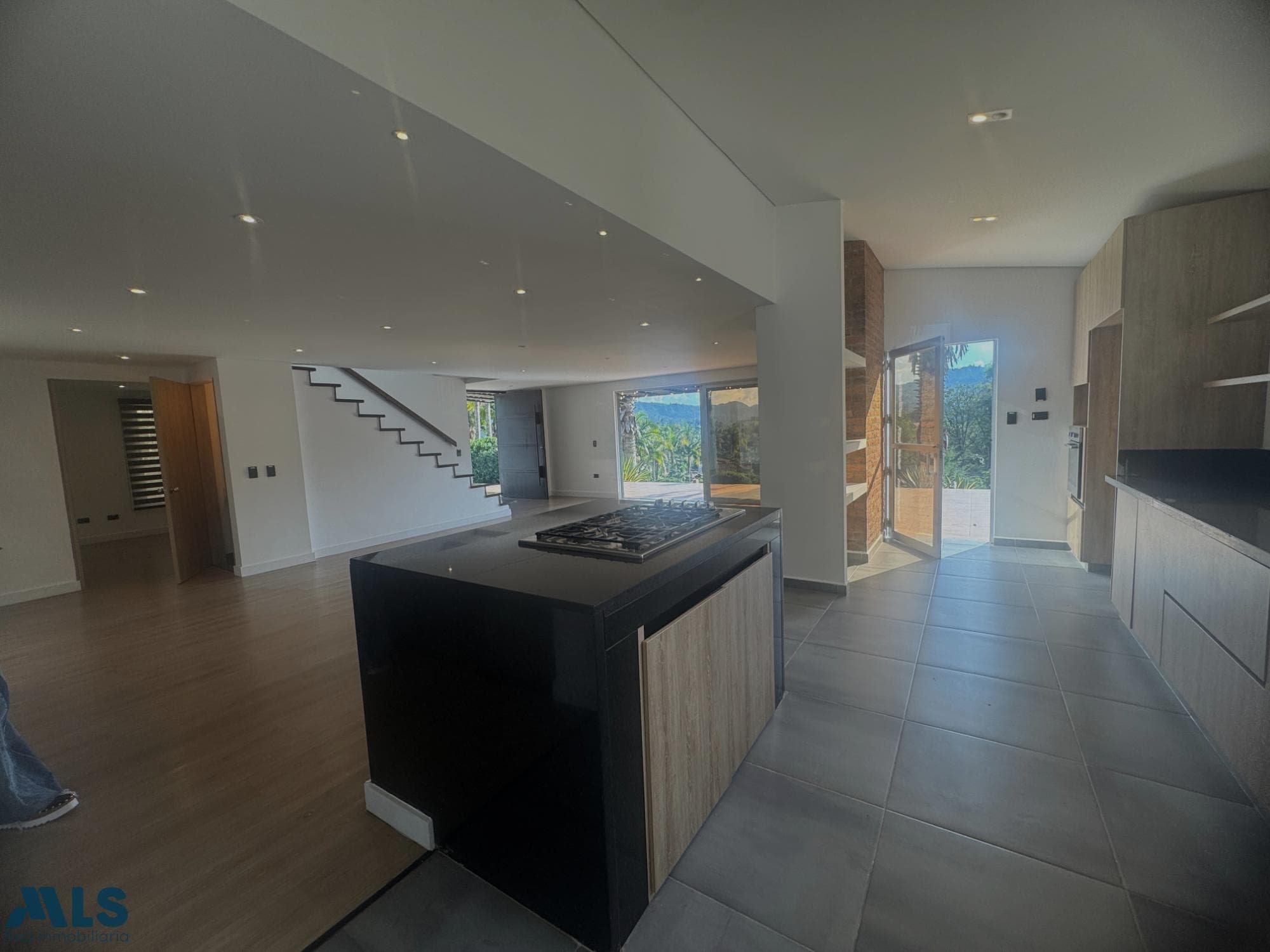 Casa en venta en V. El Tablazo, Oriente Antioqueño, Rionegro — foto 1 de 31