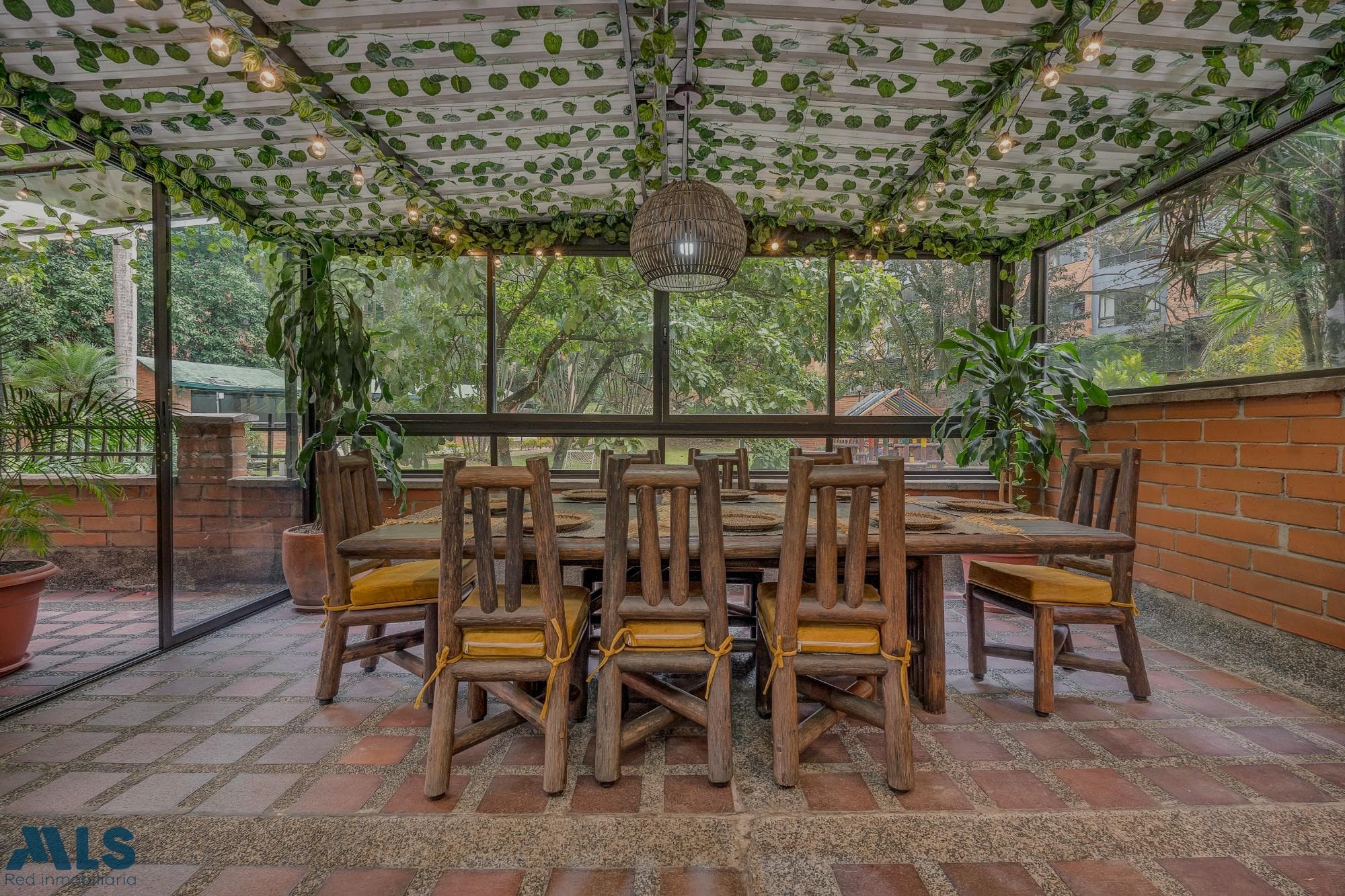 Apartamento en venta en El Poblado, Medellín — foto 1 de 27