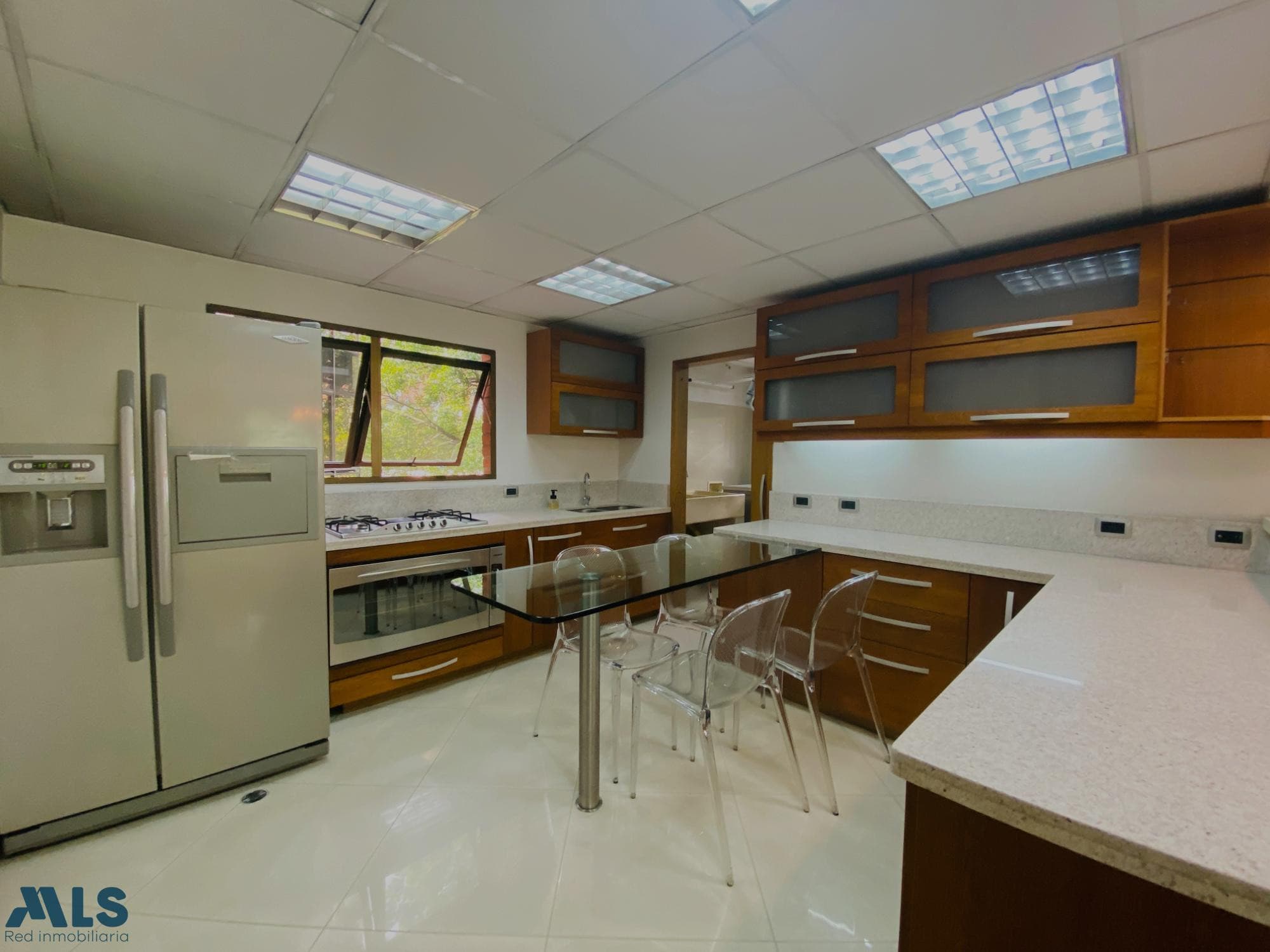 Apartamento en venta en Oviedo, Poblado, Medellín — foto 1 de 18