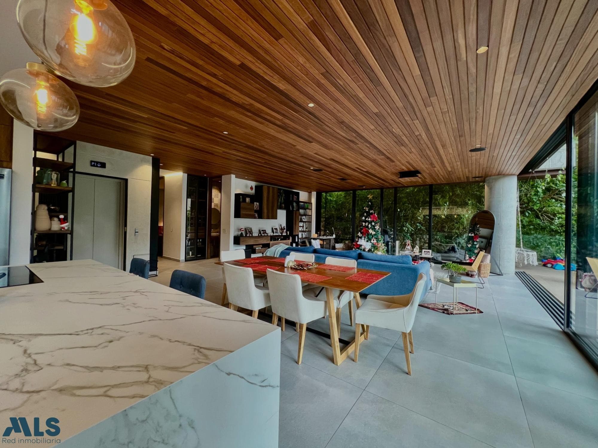 Apartamento en venta en El Poblado, Medellín — foto 1 de 17