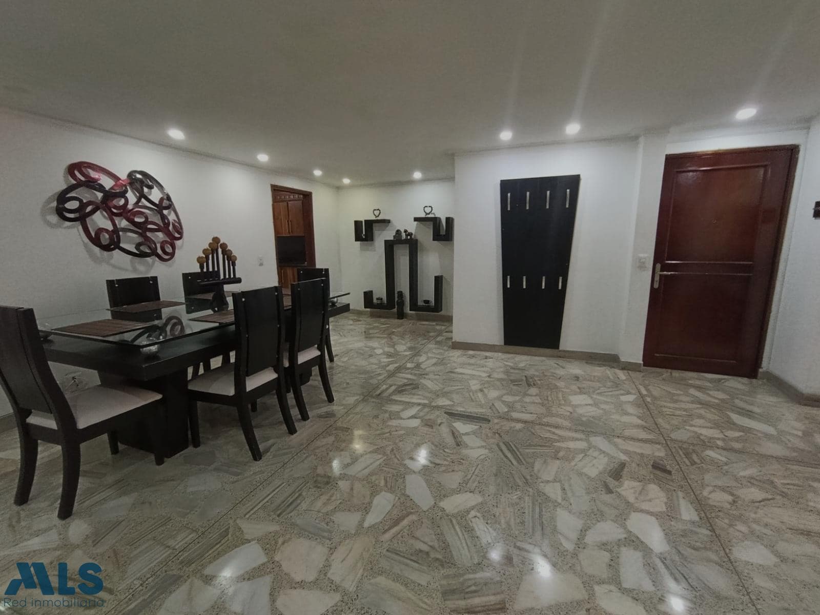 Apartamento en venta en Laureles, Medellín — foto 1 de 17