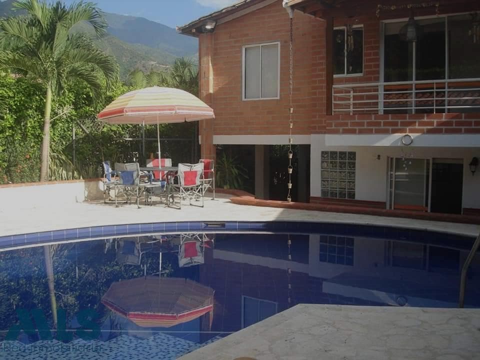 Casa en venta en Urbano, Occidente Antioqueño, San Jerónimo — foto 1 de 24
