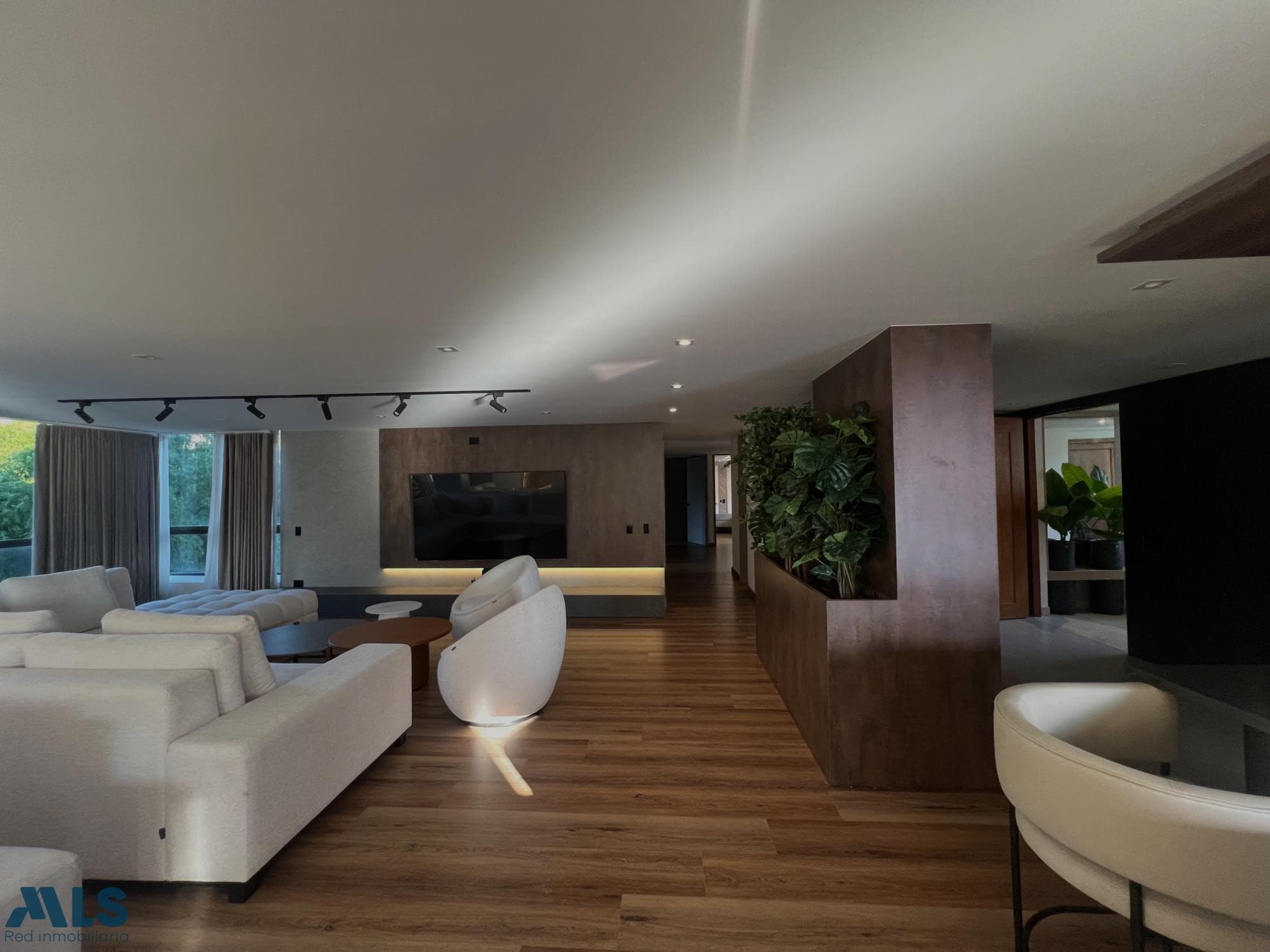 Apartamento en venta en Provenza, Poblado, Medellín — foto 1 de 17