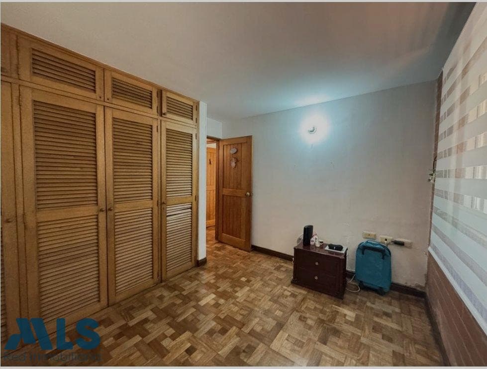 Casa en venta en San Lucas, Poblado, Medellín — foto 1 de 16