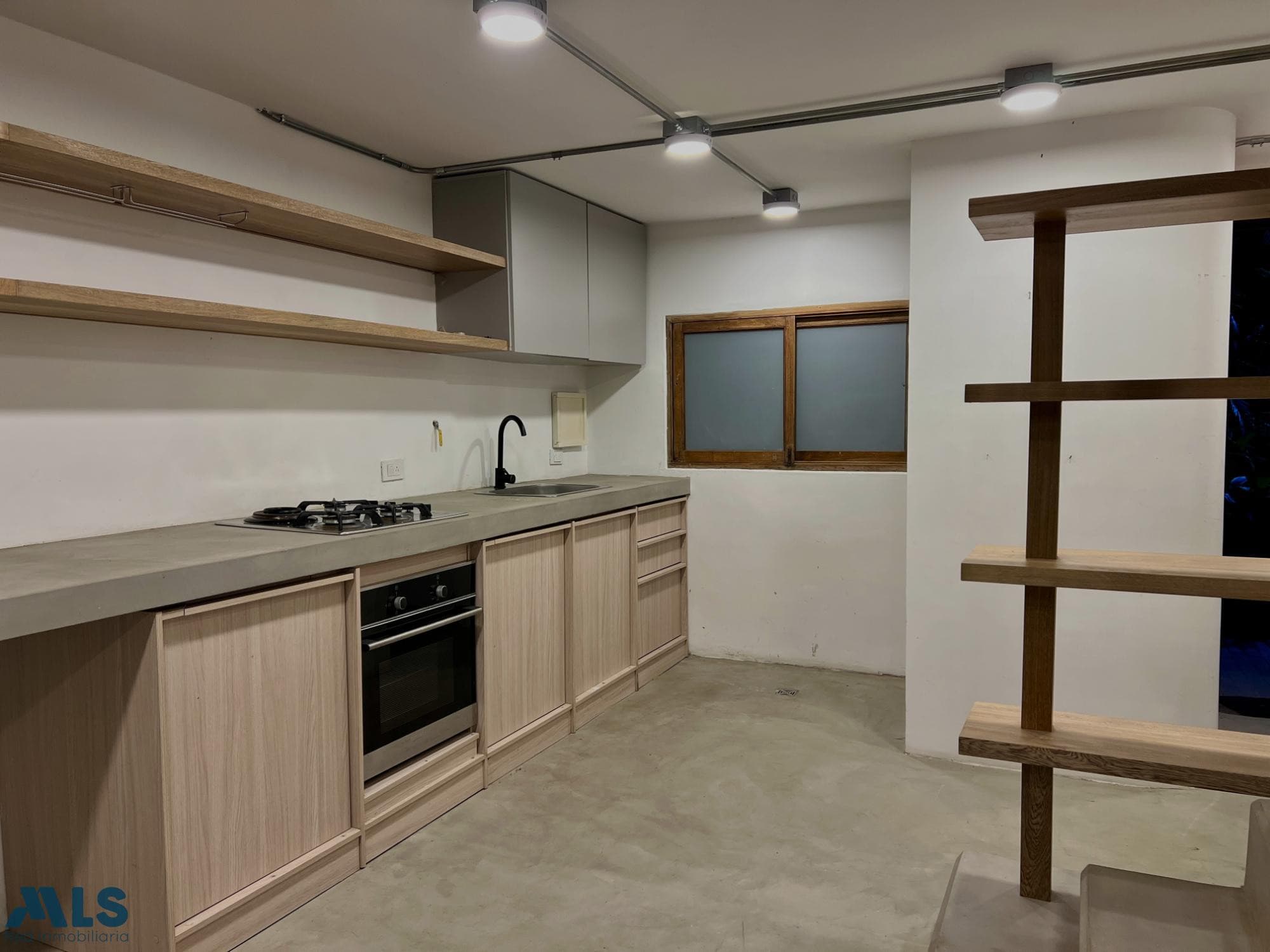 Apartamento en venta en El Tesoro, Poblado, Medellín — foto 1 de 11