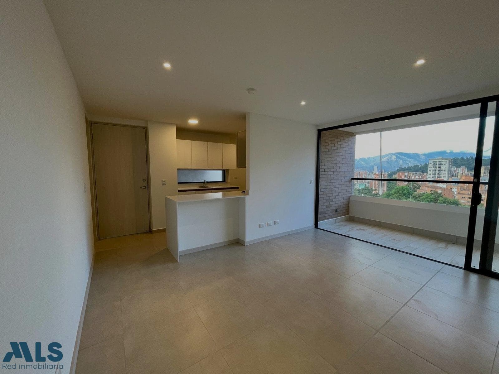Apartamento en venta en Poblado, Medellín — foto 1 de 20