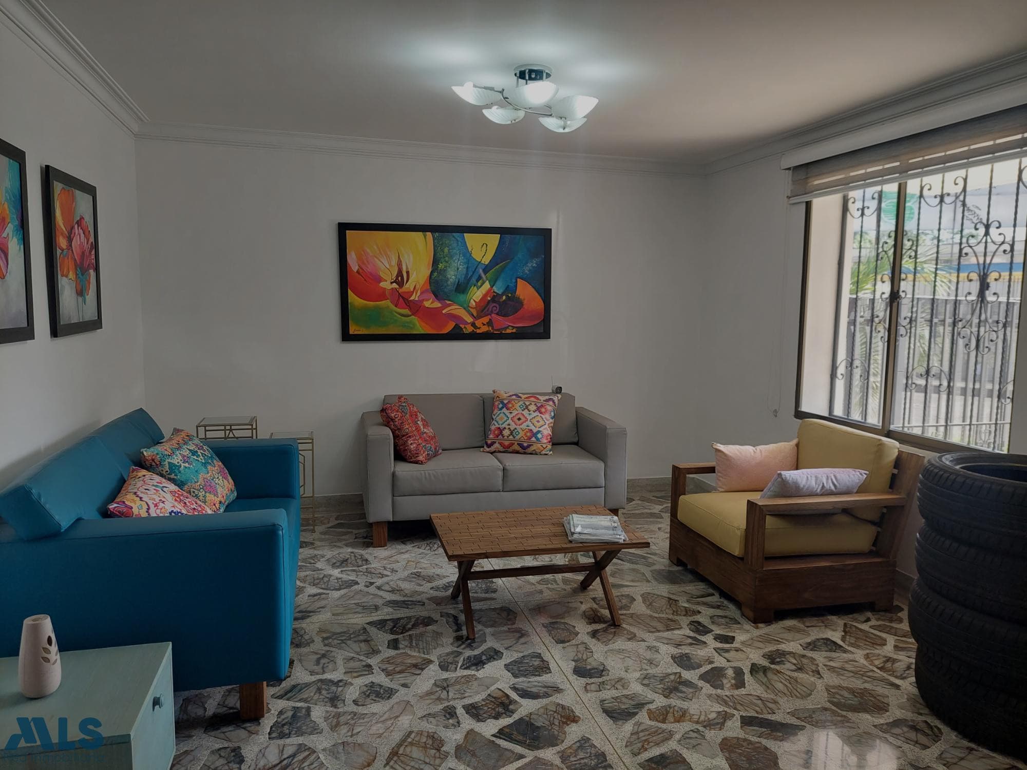 Casa en venta en El Velódromo, Laureles, Medellín — foto 1 de 39
