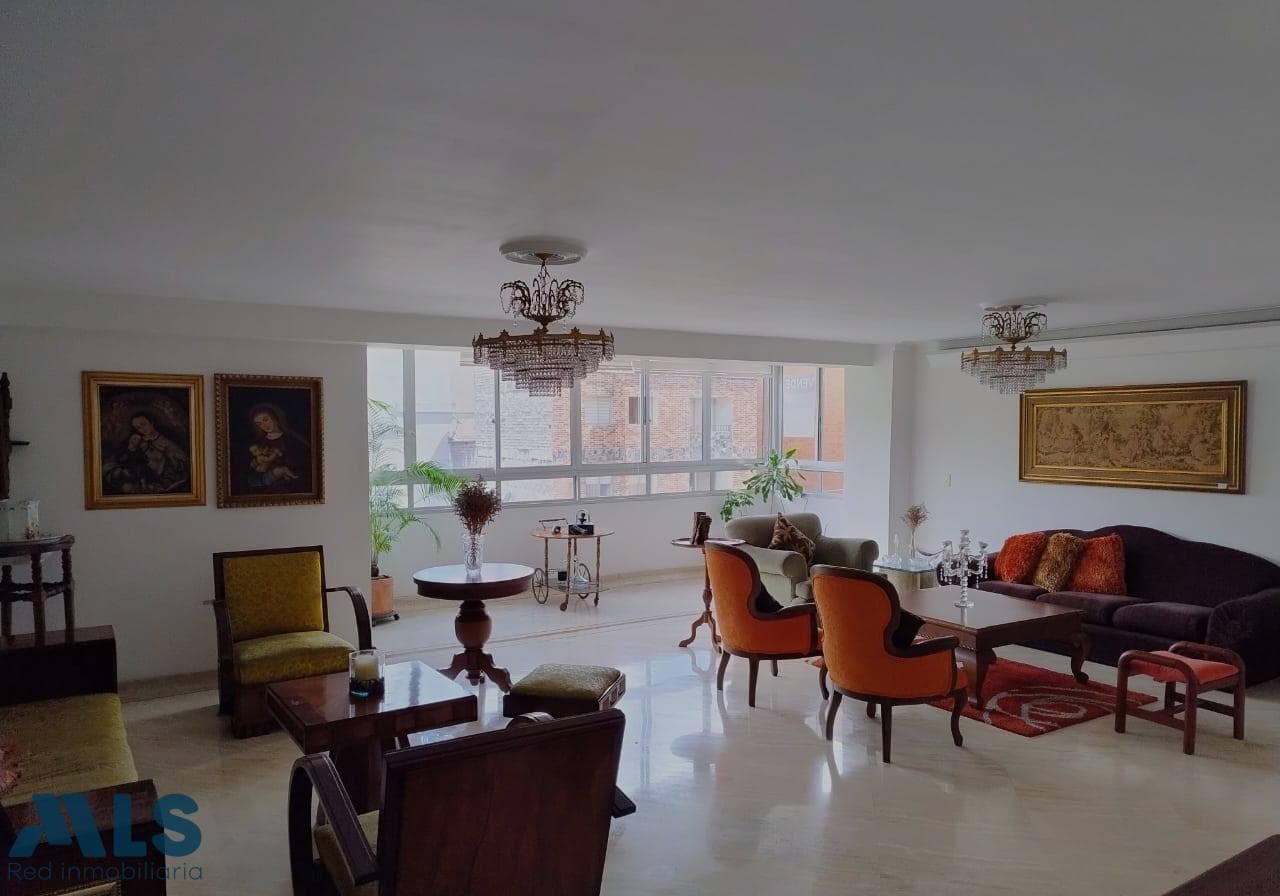 Apartamento en venta en Laureles, Medellín — foto 1 de 34