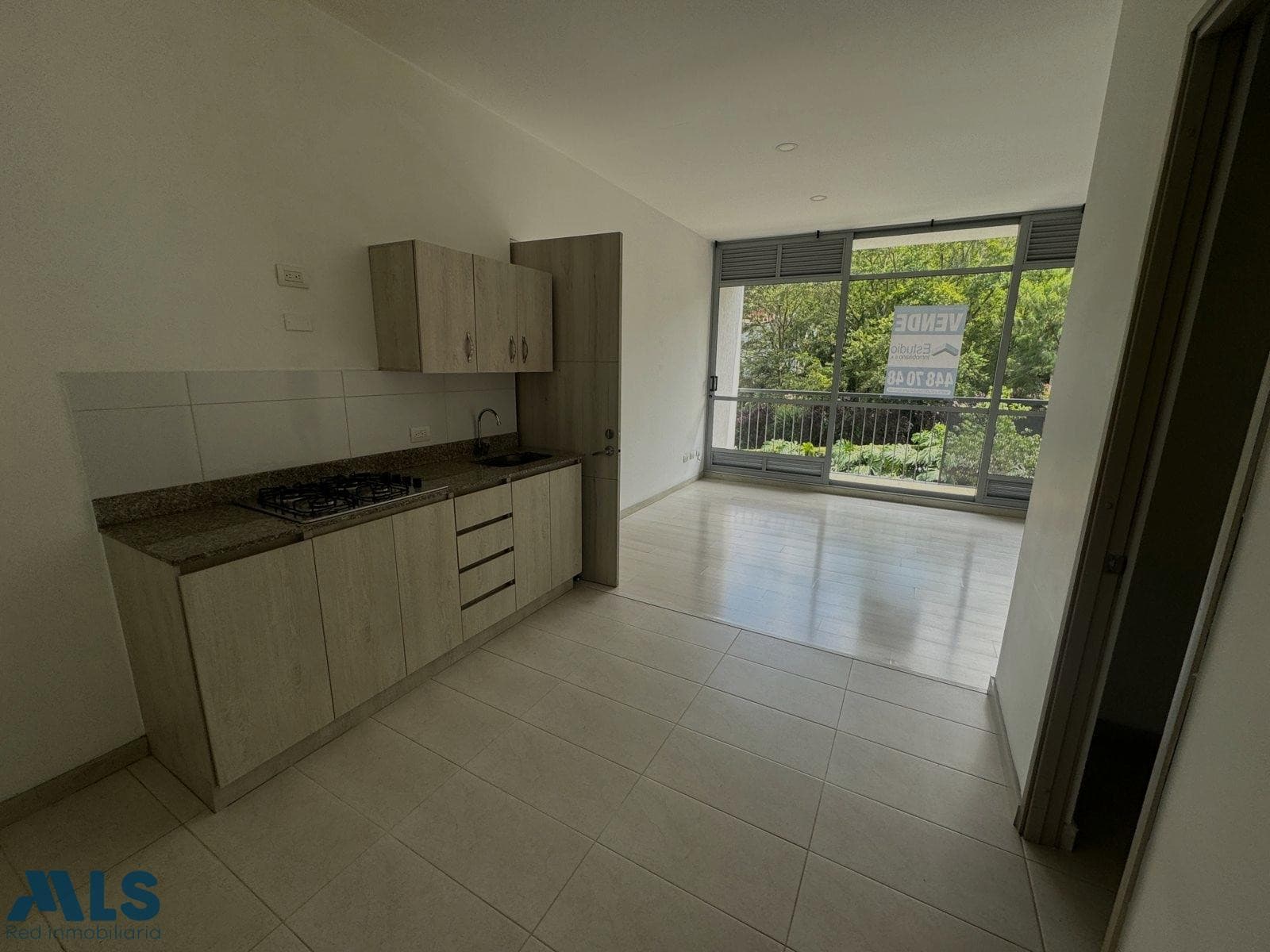 Apartamento en venta en Loma De Los Bernal, Belén Guayabal, Medellín — foto 1 de 10