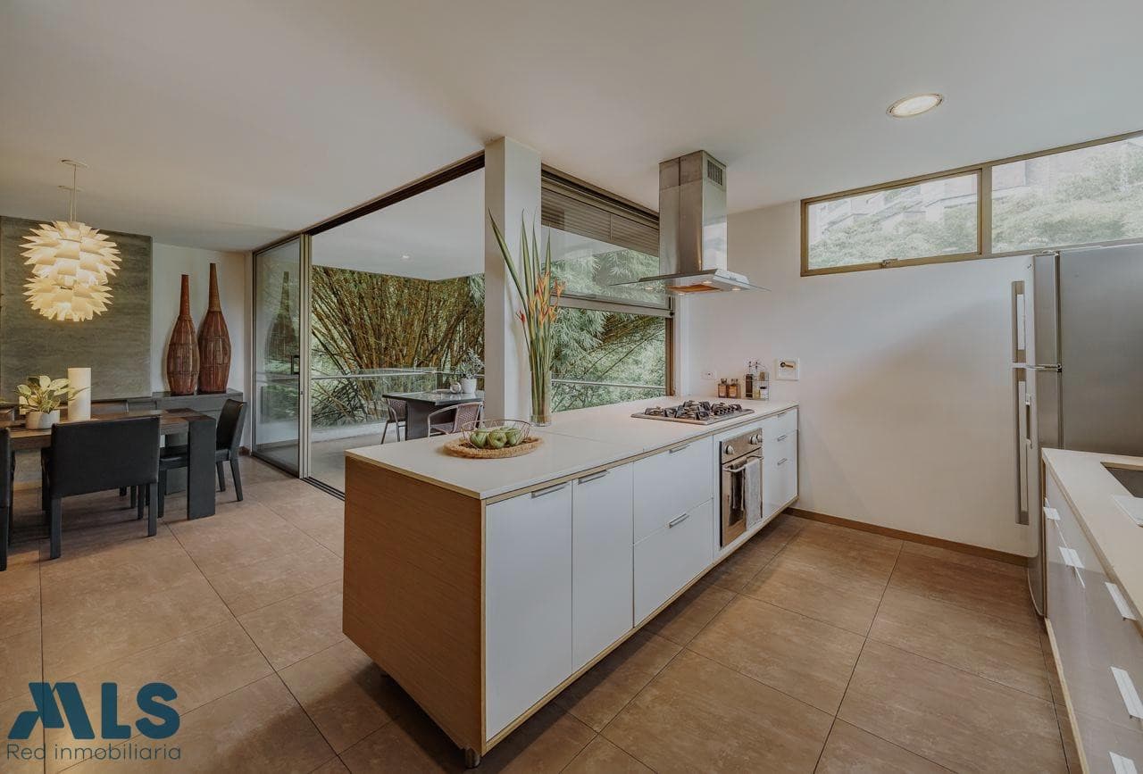 Apartamento en venta en Provenza, Poblado, Medellín — foto 1 de 8